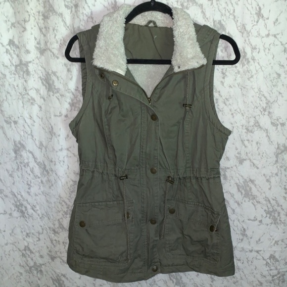 Olive Hooded Anorak Vest Sleeveless Sherpa Lined Womens Size Medium - Picture 8 of 9